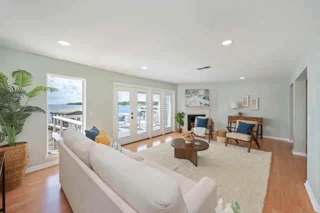 $599,900 | 3 Bayshore Point, Valparaiso, FL 32580