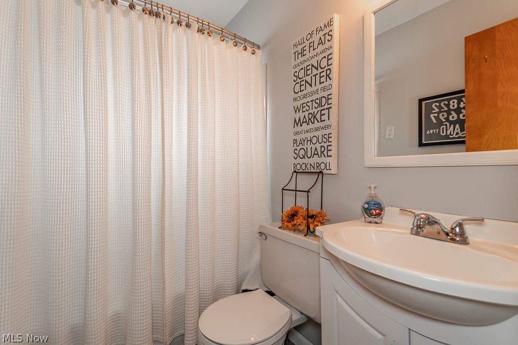 697 Glenhurst Road Willowick, OH 44095 - Photo 16 of 27