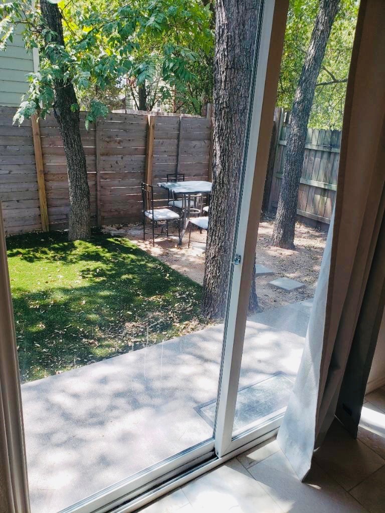 1606 Walnut Avenue, Unit B Austin, TX 78702 - Photo 20 of 23