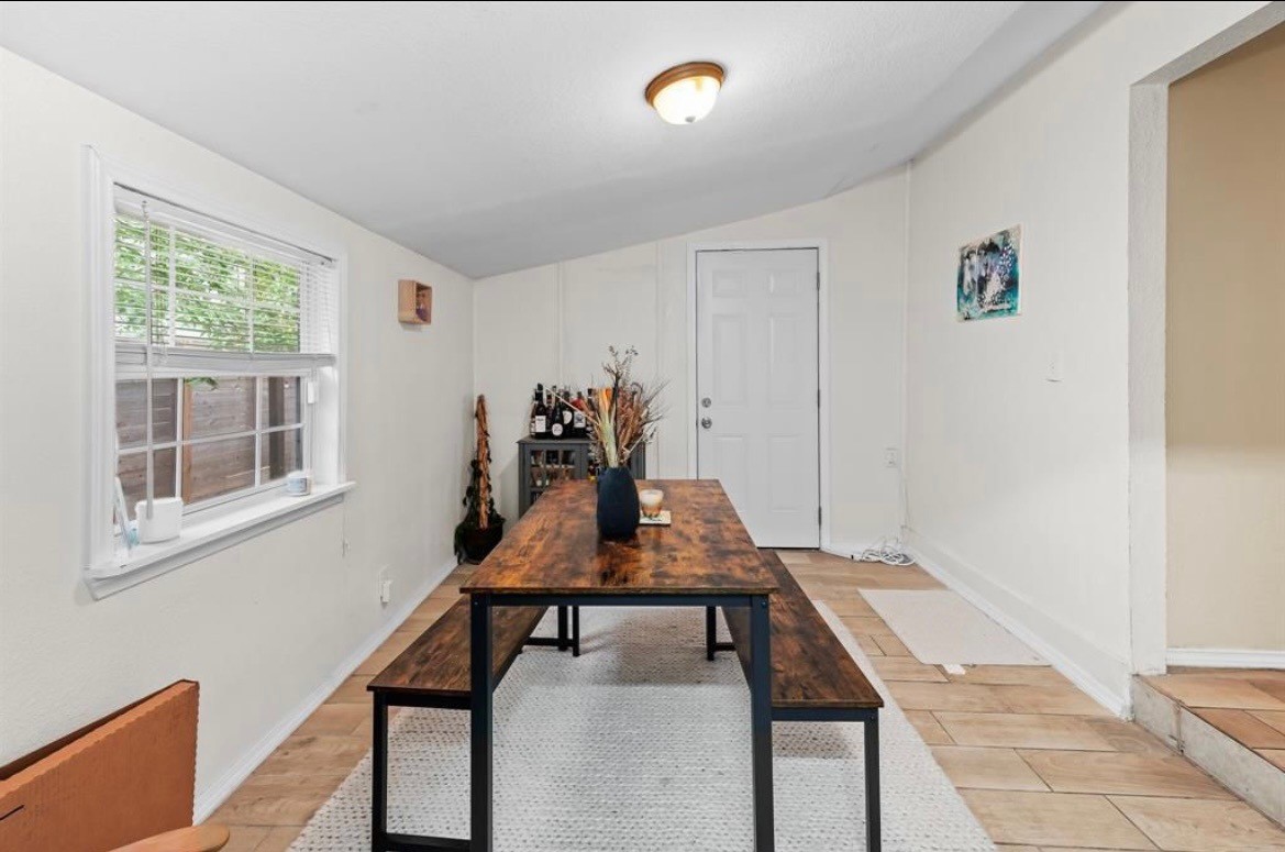 1606 Walnut Avenue, Unit B Austin, TX 78702 - Photo 6 of 23