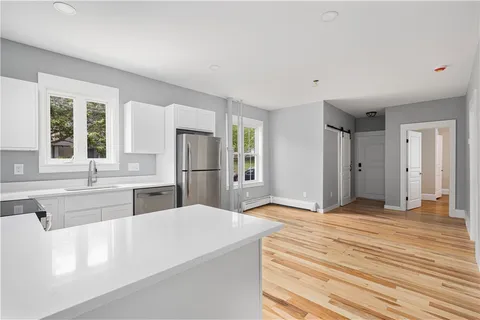 $3,500 | 427 Spring Street, Unit 1, Newport, RI 02840