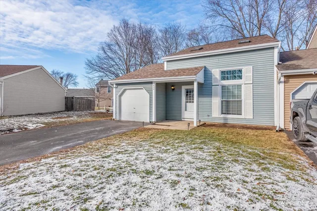 $229,900 | 624 Yale Lane, Unit 624, Island Lake, IL 60042