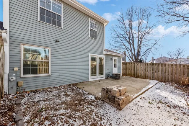 $229,900 | 624 Yale Lane, Unit 624, Island Lake, IL 60042