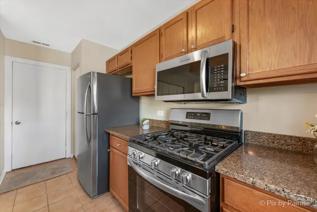 $229,900 | 624 Yale Lane, Unit 624, Island Lake, IL 60042