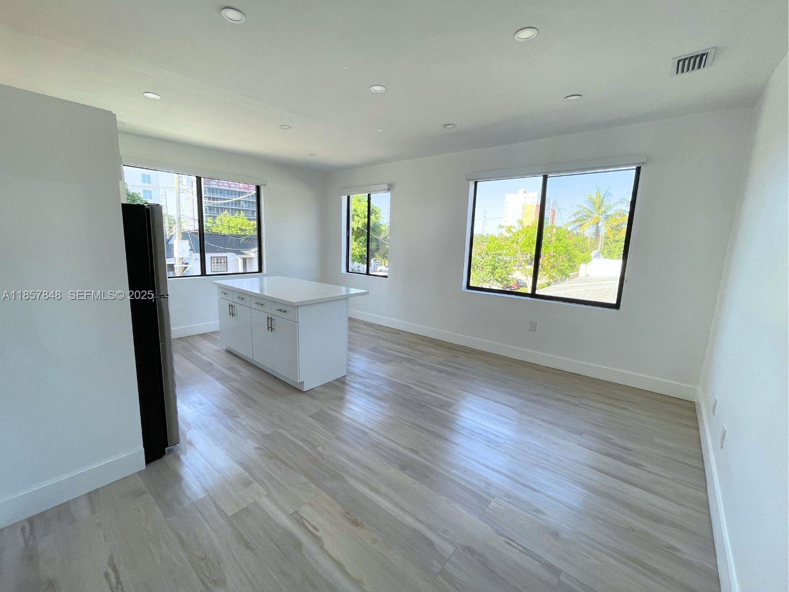 1376 Northwest 35th Street Miami, FL 33142 - Photo 20 of 31