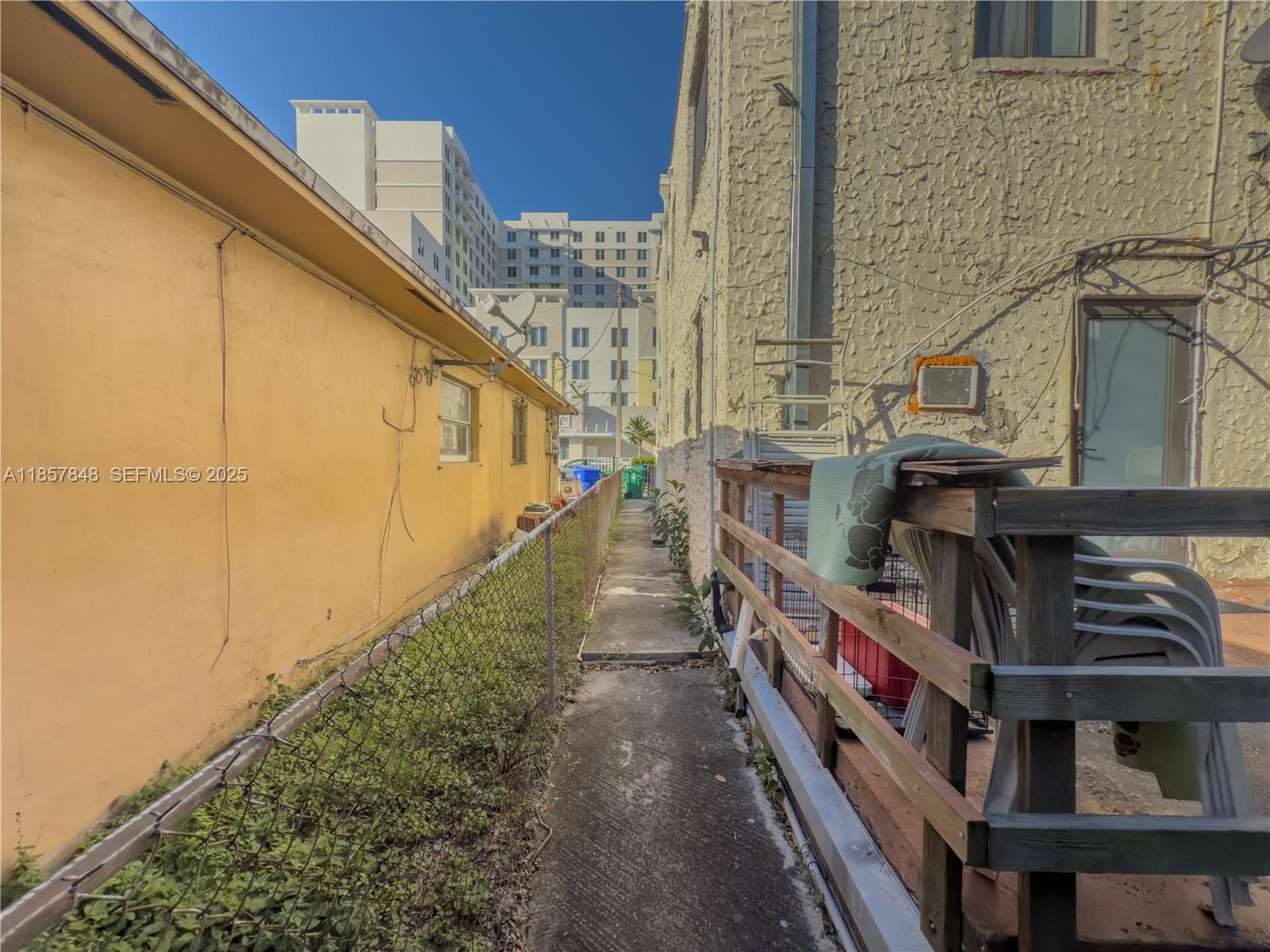 1376 Northwest 35th Street Miami, FL 33142 - Photo 8 of 31