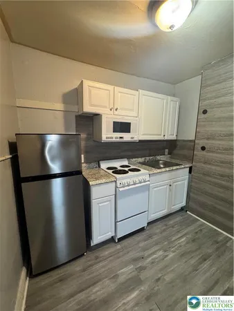 $1,050 | 518 Washington Street, Unit 4, Allentown, PA 18102
