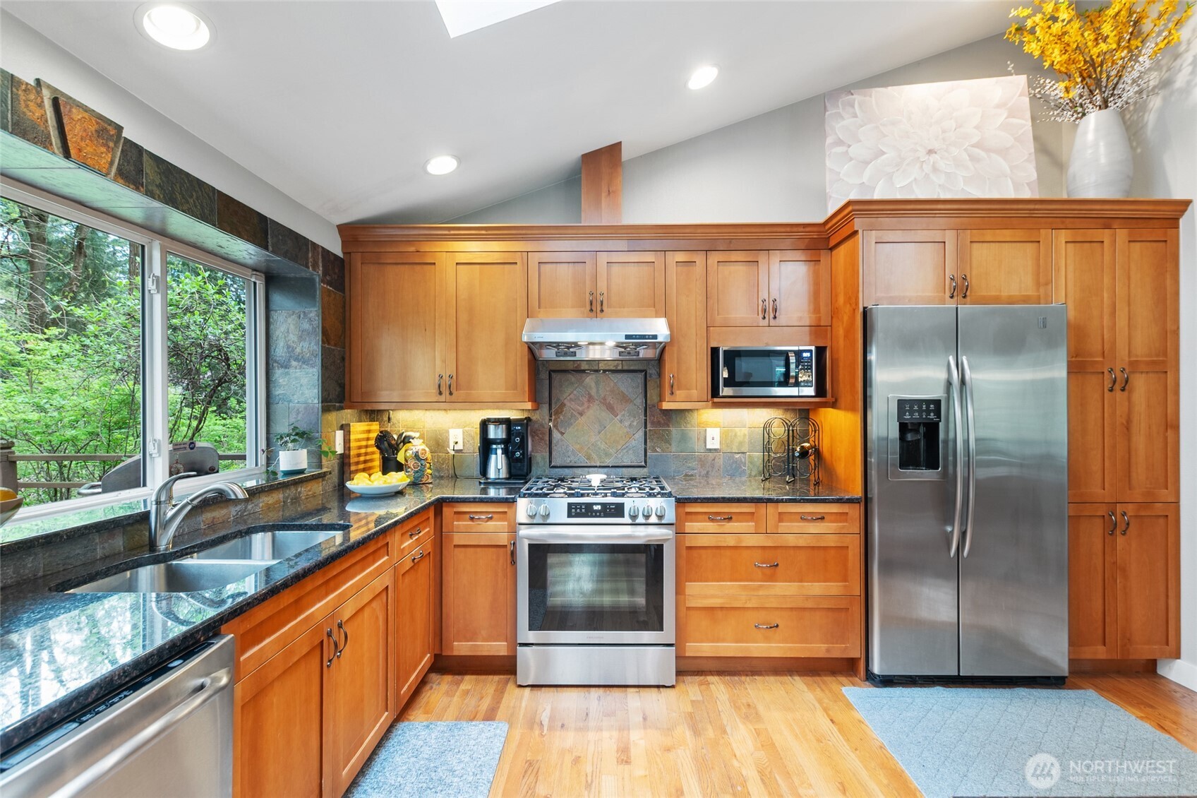 22403 53rd Avenue Southeast Bothell, WA 98021 - Photo 8 of 39