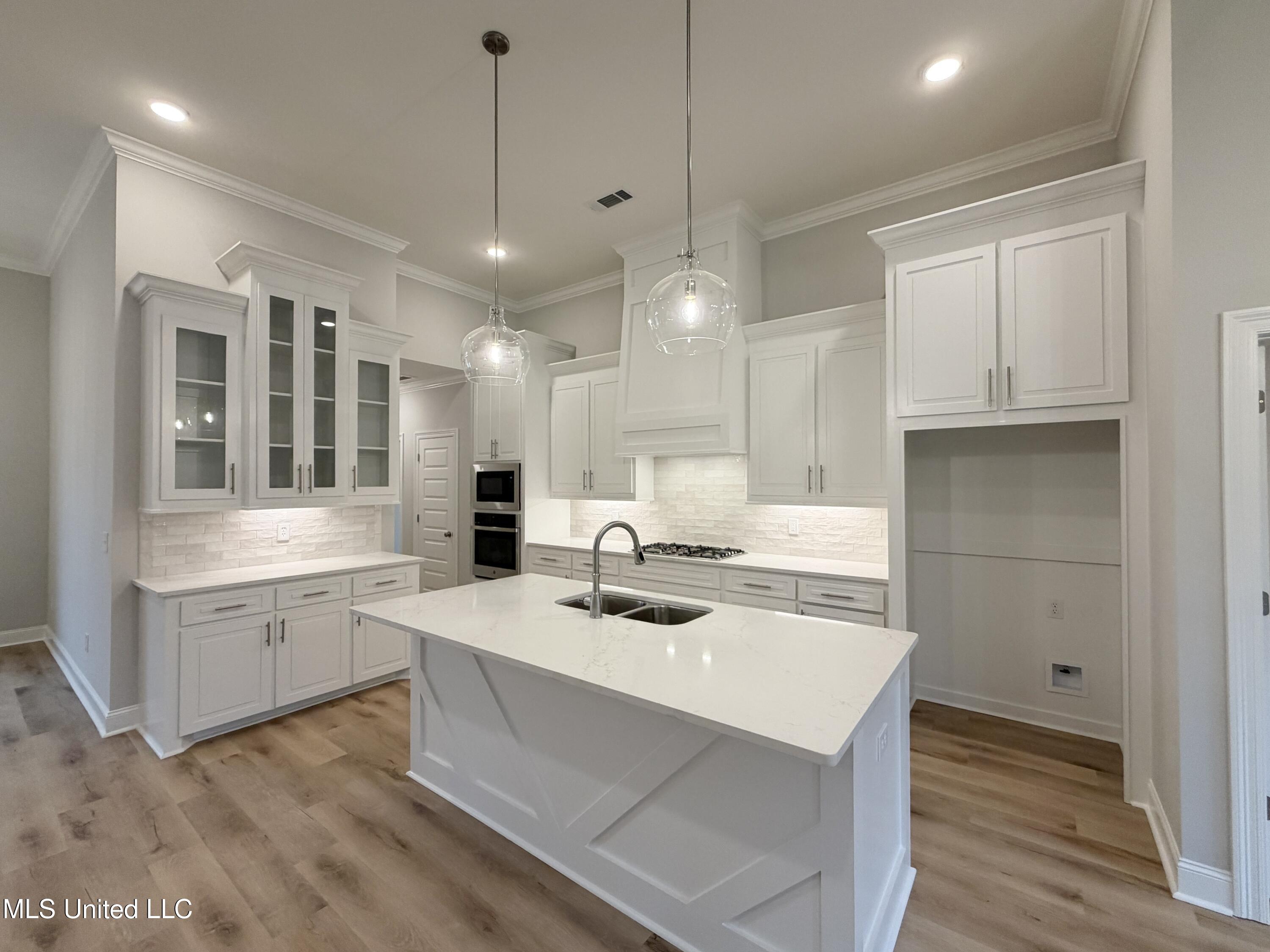 939 Mullican Road Florence, MS 39073 - Photo 9 of 34 IMG_3748(3)