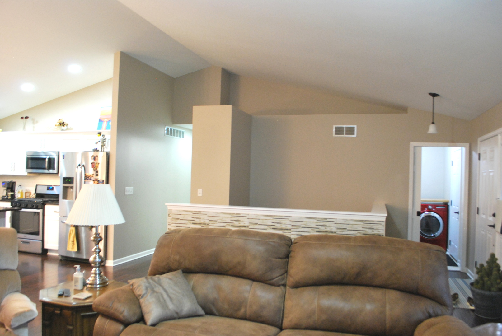 1091 Page Way Rochelle, IL 61068 - Photo 11 of 25 a living room with furniture and a lamp