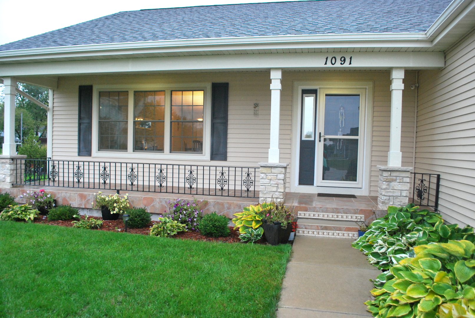 1091 Page Way Rochelle, IL 61068 - Photo 3 of 25 front view of a house