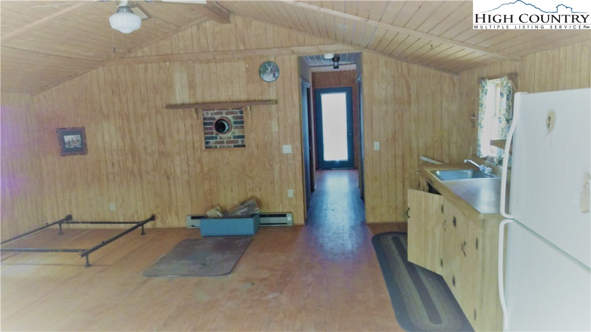 426 Bc Hunter Road Warrensville, NC 28693 - Photo 6 of 14 Gallery Image 6