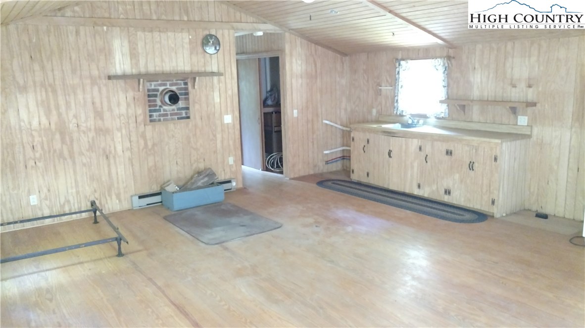 426 Bc Hunter Road Warrensville, NC 28693 - Photo 7 of 14 Gallery Image 7