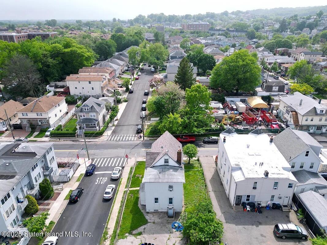 1905 Clove Road Staten Island, NY 10304 - Photo 28 of 29 an aerial view of multiple house