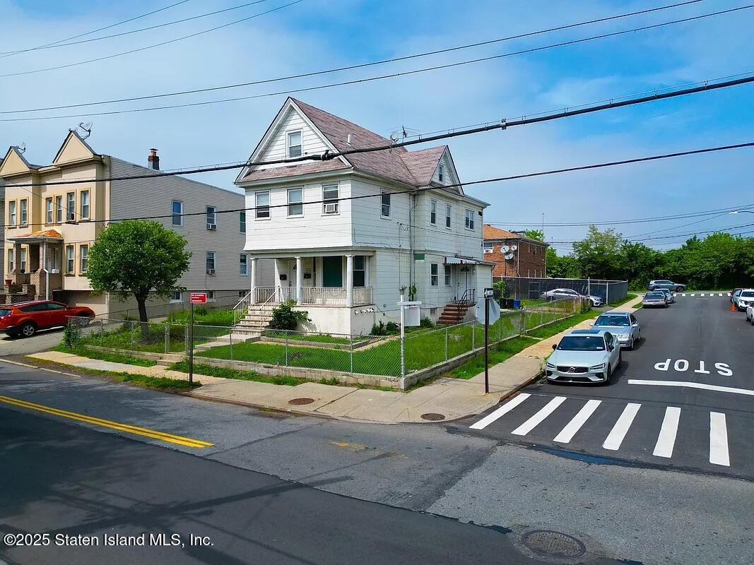 1905 Clove Road Staten Island, NY 10304 - Photo 5 of 29