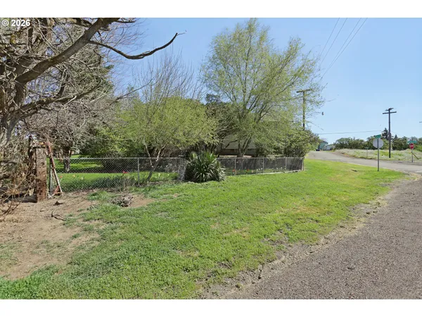 $360,000 | 1116 Mc Pherson Street, Wasco, OR 97065