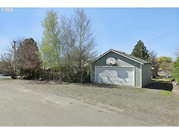 $360,000 | 1116 Mc Pherson Street, Wasco, OR 97065