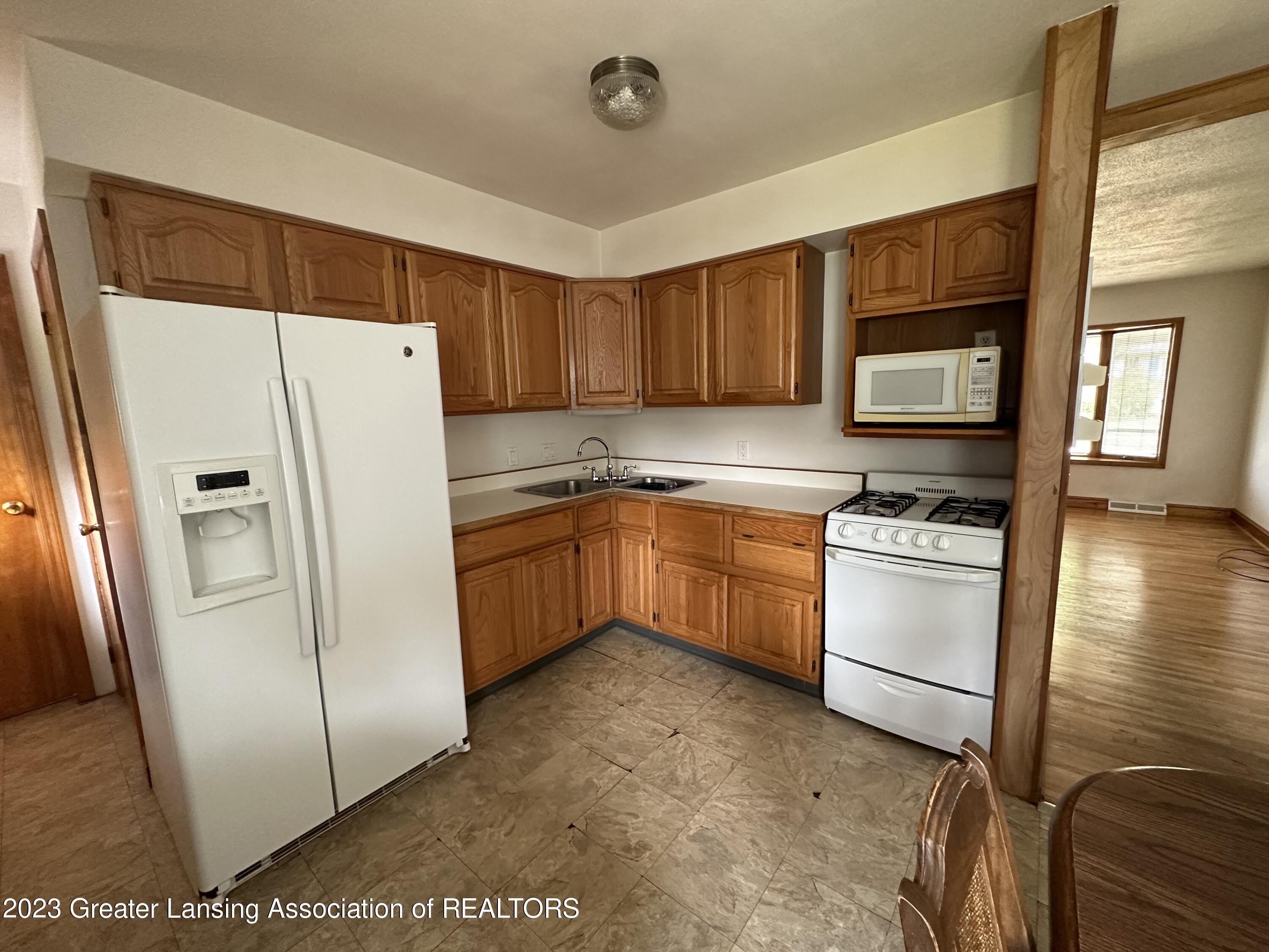 2119 Riverside Court Lansing, MI 48906 - Photo 17 of 39 IMG_5517