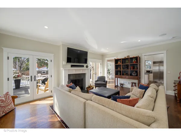 $2,950,000 | 809 Elmwood Avenue, Wilmette, IL 60091