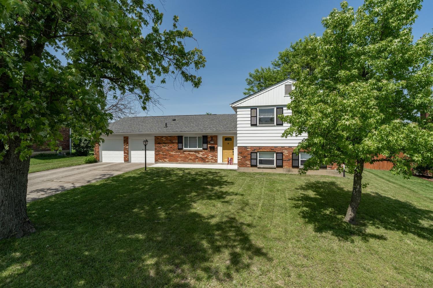 832 Yorkhaven Road Springdale, OH 45240 - Photo 3 of 41