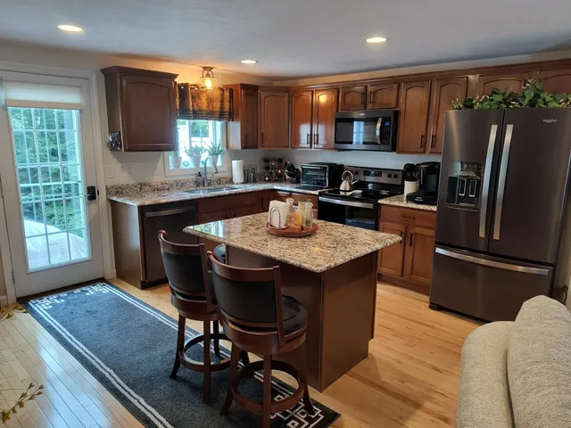 $2,600 | 28 Owens Drive, Unit 52, Swanzey, NH 03446