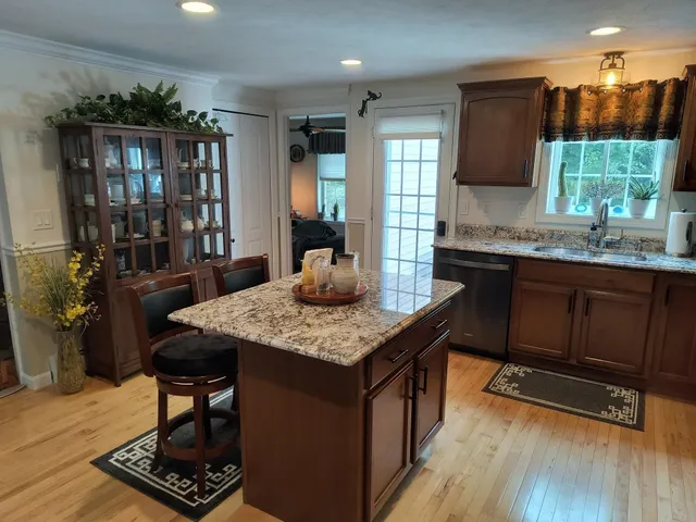 $2,600 | 28 Owens Drive, Unit 52, Swanzey, NH 03446