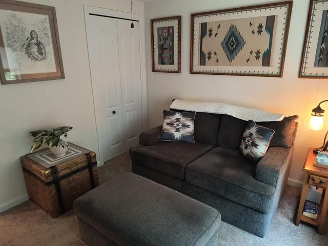 $2,600 | 28 Owens Drive, Unit 52, Swanzey, NH 03446