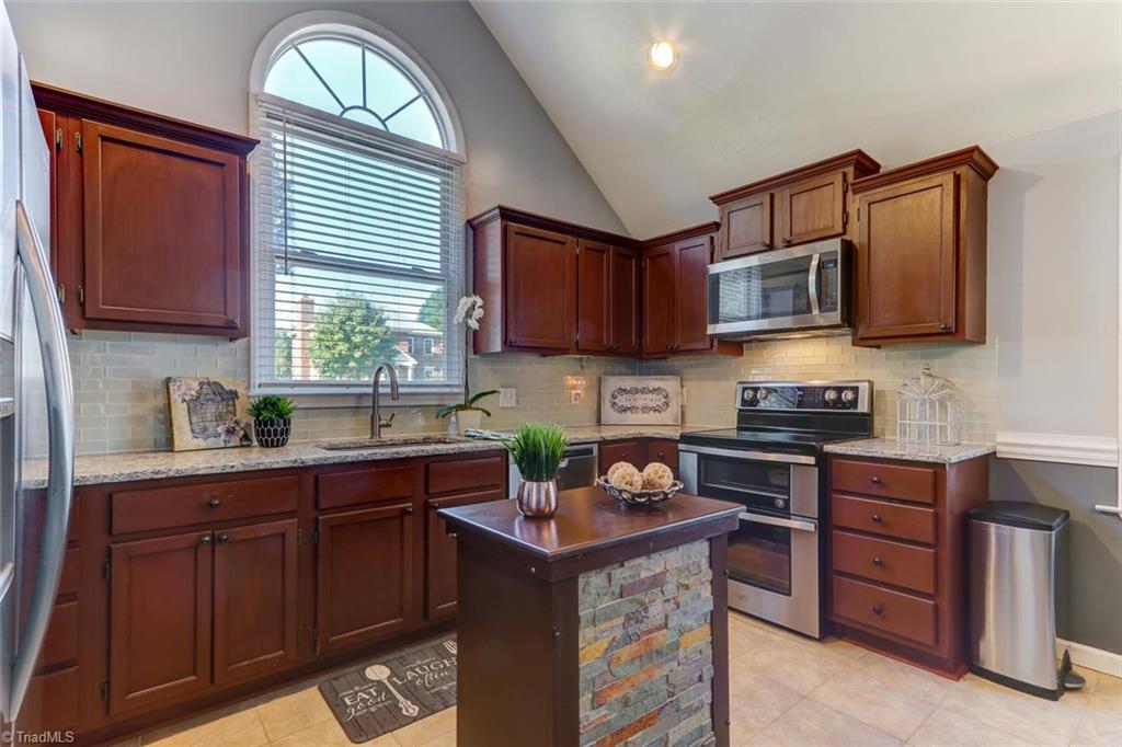 4312 Chilton Way High Point, NC 27265 - Photo 9 of 26 Gallery Image 9