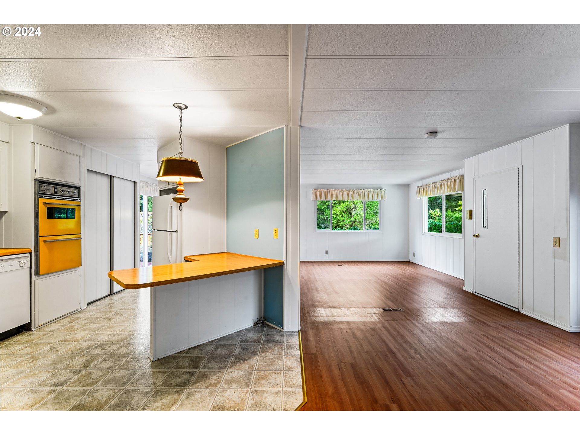1600 Rhododendron Drive, Unit 406 Florence, OR 97439 - Photo 32 of 42 a view interior of the house and wooden floor
