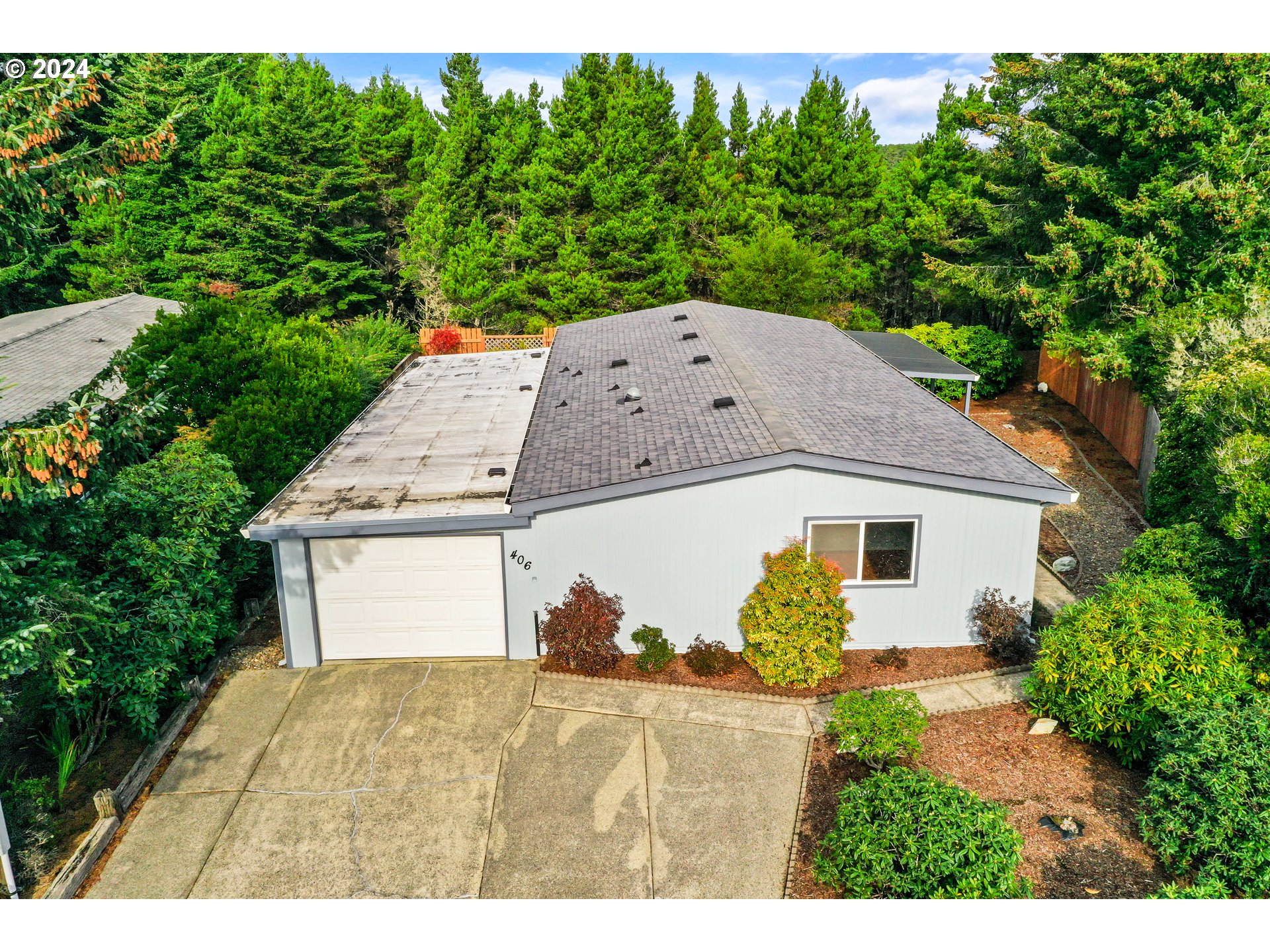 1600 Rhododendron Drive, Unit 406 Florence, OR 97439 - Photo 6 of 42 a view of outdoor space and yard