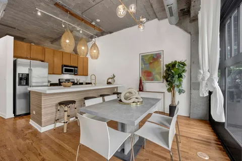 $349,000 | 1033 West 14th Place, Unit 115, Chicago, IL 60608