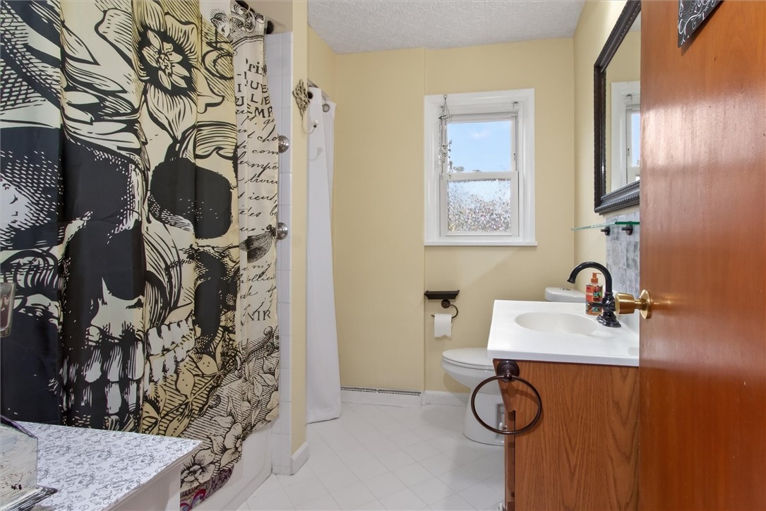 555 Elmgrove Road Gates, NY 14606 - Photo 16 of 29