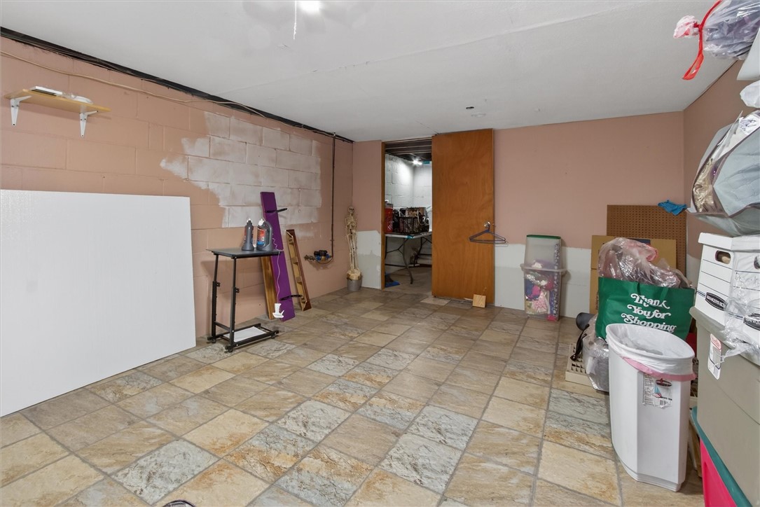 555 Elmgrove Road Gates, NY 14606 - Photo 19 of 29