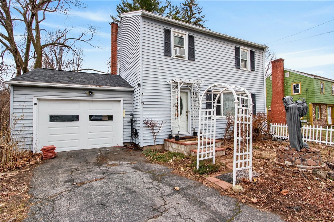 555 Elmgrove Road Gates, NY 14606 - Photo 2 of 29