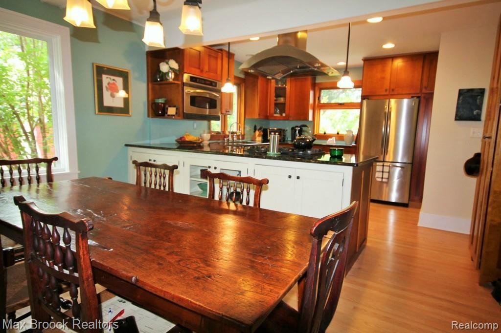 2830 Bembridge Road Royal Oak, MI 48073 - Photo 14 of 42 14.jpg