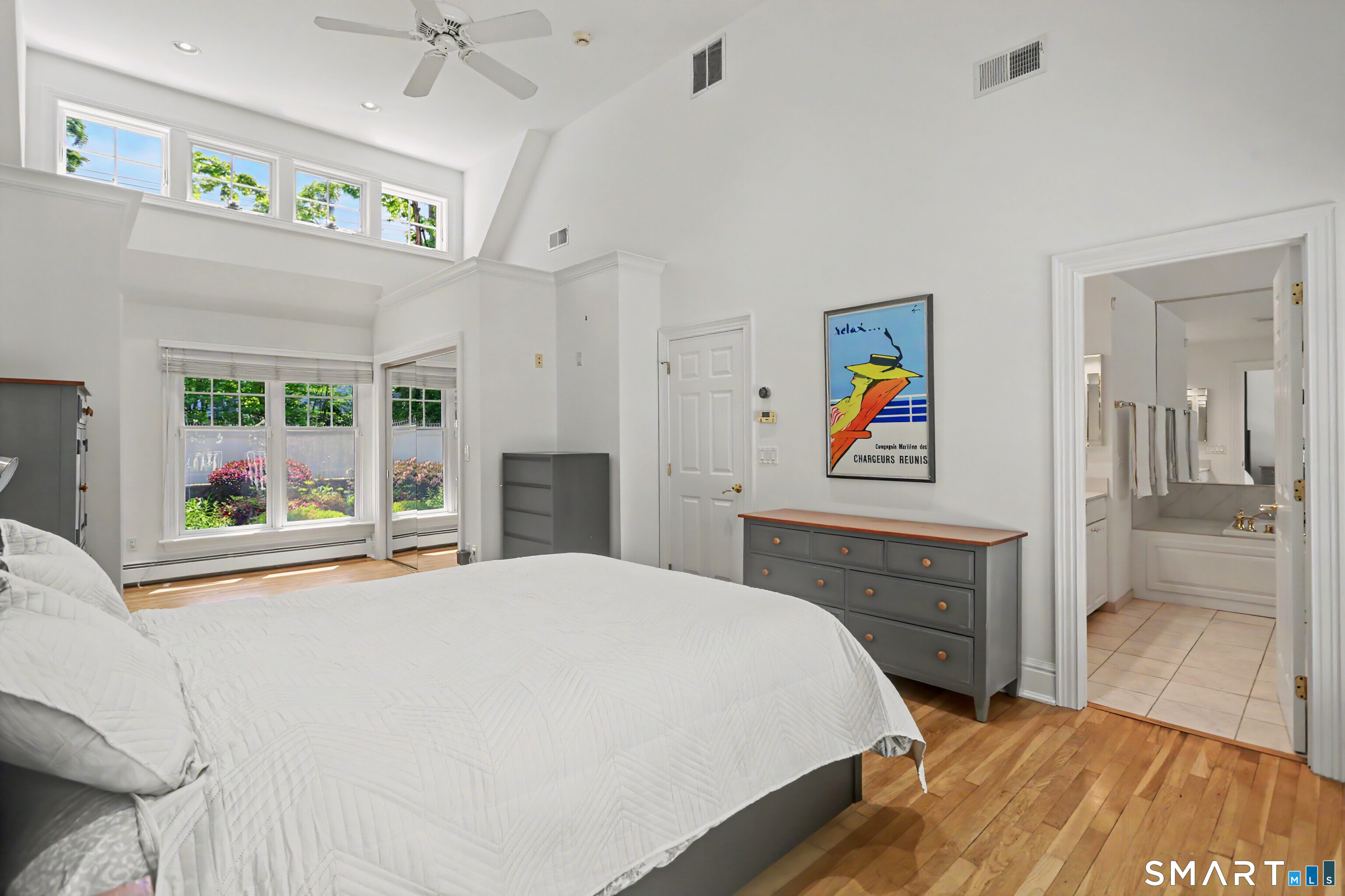 186 Compo Road South Westport, CT 06880 - Photo 20 of 40 View looking into the Bath