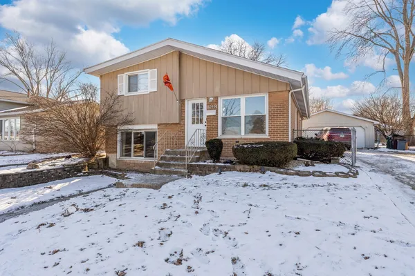 $344,000 | 15020 Park Avenue, Oak Forest, IL 60452
