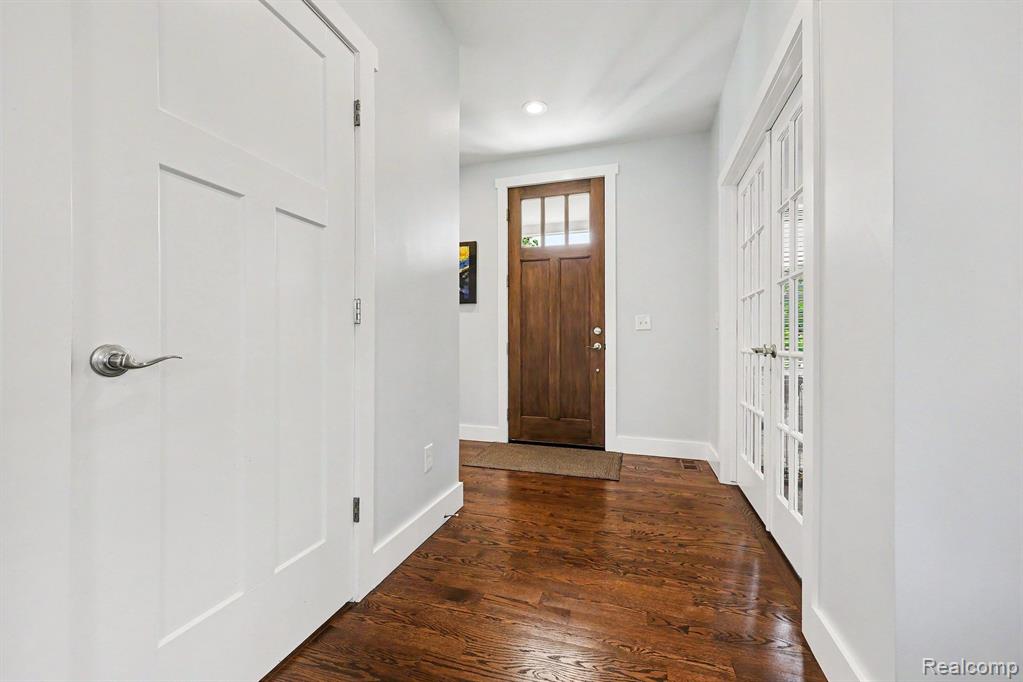 1660 Winthrop Road Bloomfield Hills, MI 48302 - Photo 5 of 38