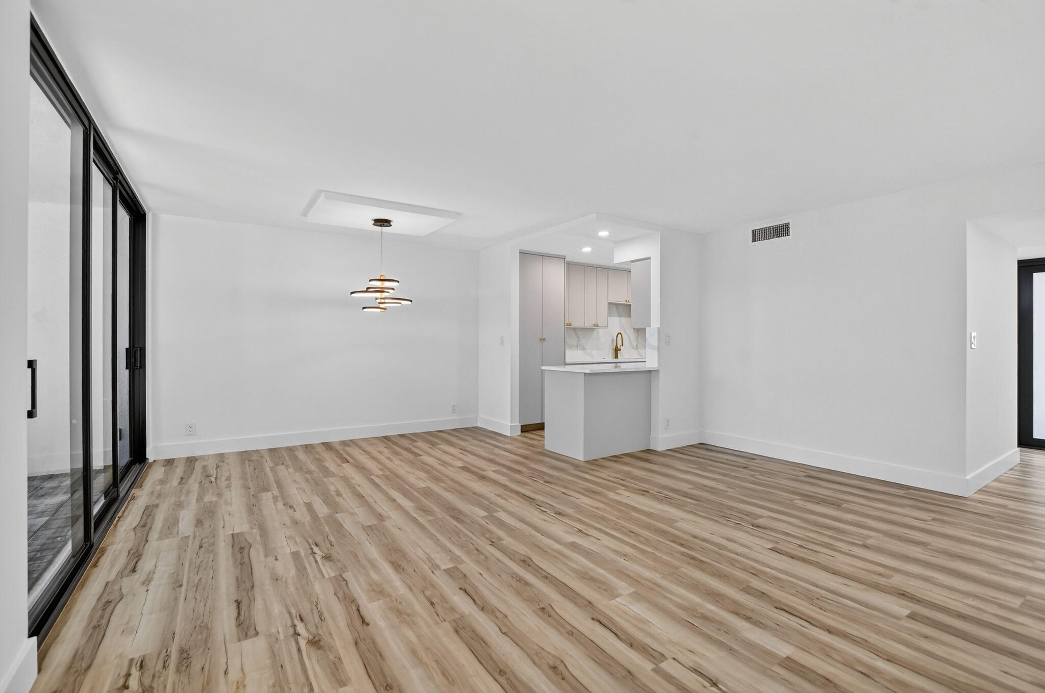 3402 Bridgewood Drive Boca Raton, FL 33434 - Photo 15 of 66 Living room