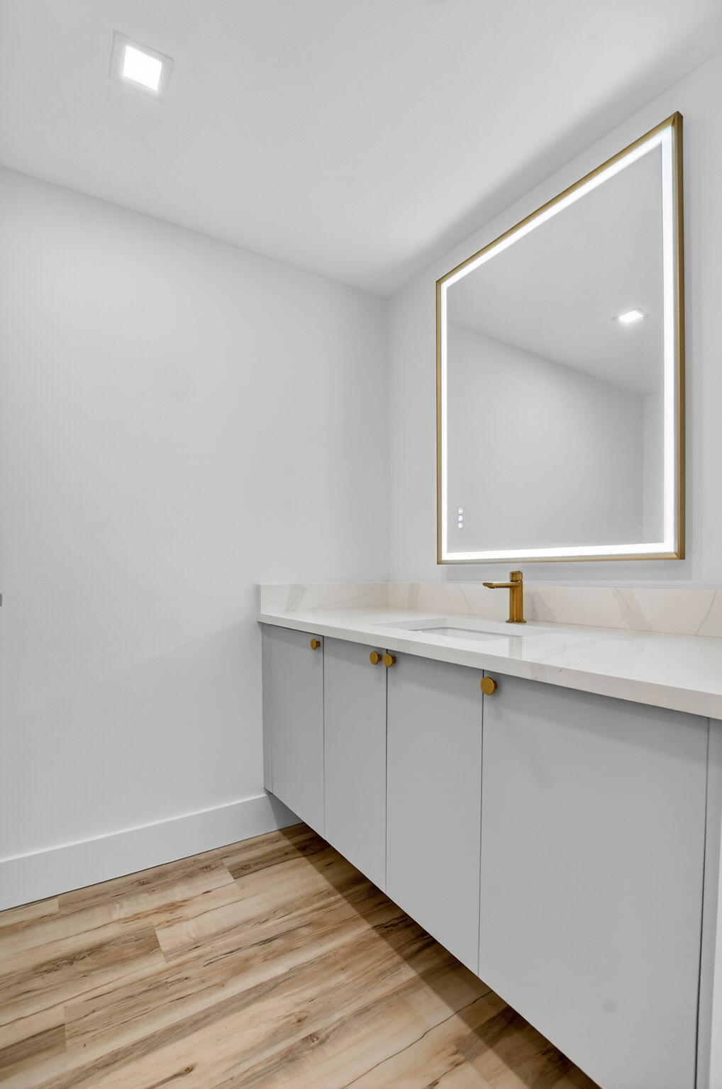 3402 Bridgewood Drive Boca Raton, FL 33434 - Photo 17 of 66 Powder room