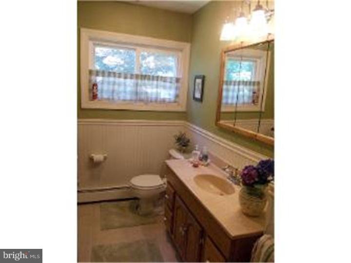 101 Fieldstone Road Levittown, PA 19056 - Photo 16 of 25 Bathroom