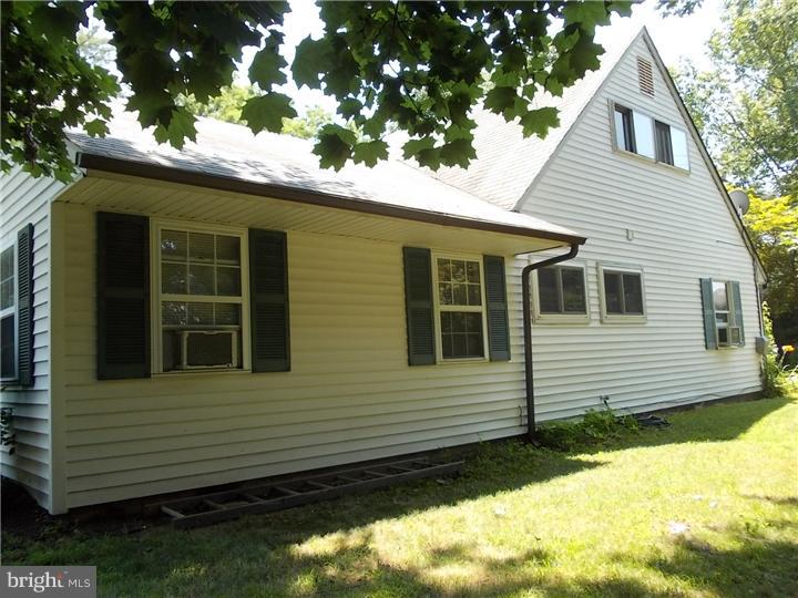 101 Fieldstone Road Levittown, PA 19056 - Photo 23 of 25 Exterior Side