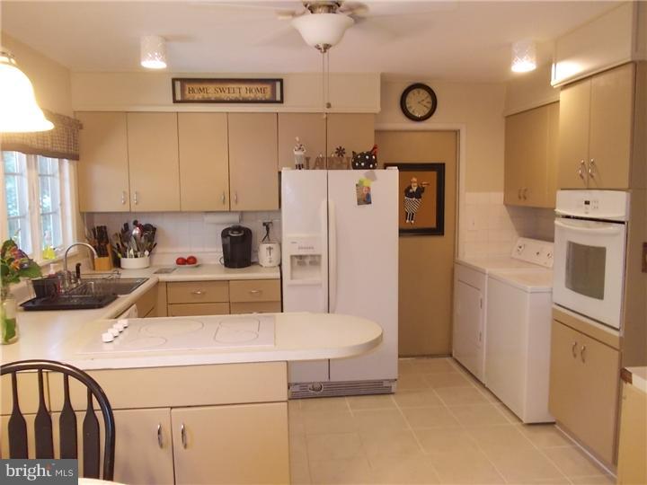 101 Fieldstone Road Levittown, PA 19056 - Photo 4 of 25 Kitchen