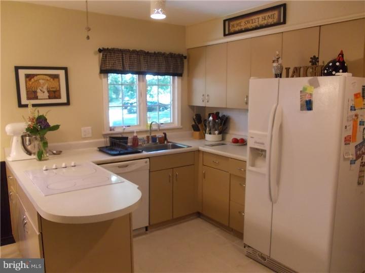 101 Fieldstone Road Levittown, PA 19056 - Photo 5 of 25 Kitchen