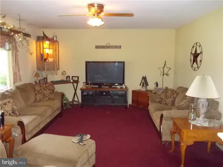 101 Fieldstone Road Levittown, PA 19056 - Photo 10 of 25 Living Room