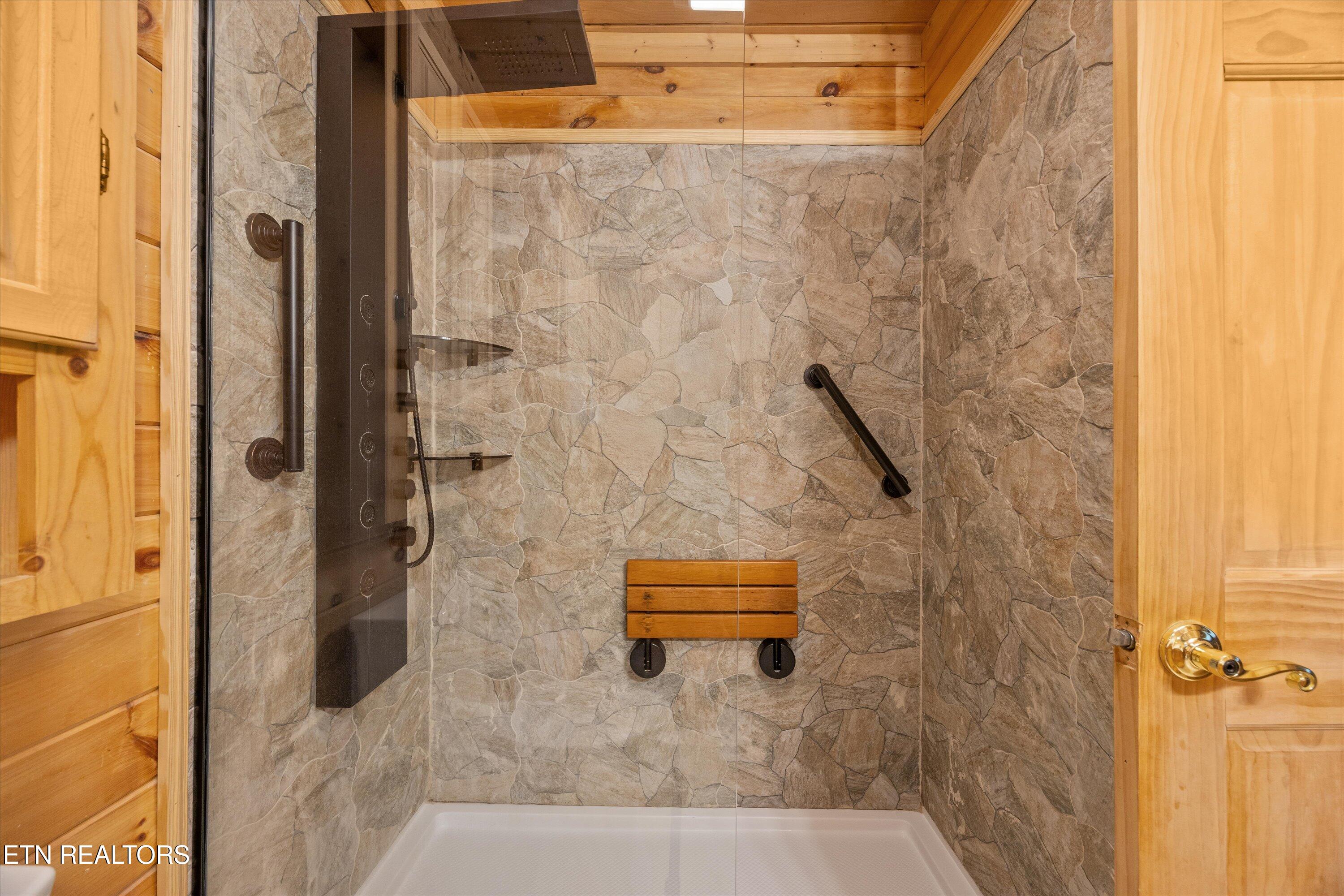 2992 Covemont Road Sevierville, TN 37862 - Photo 12 of 30 Walk-in Shower
