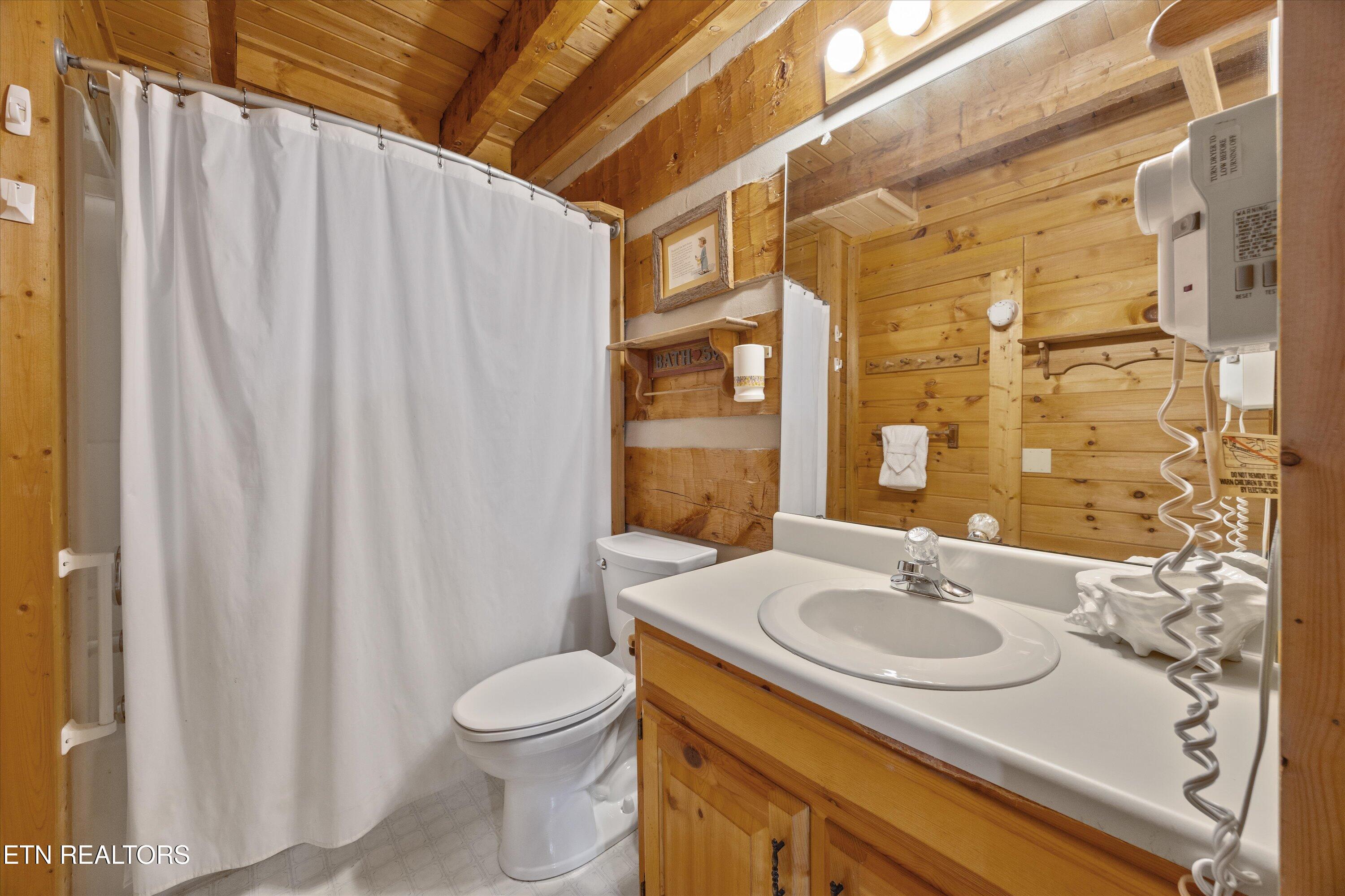 2992 Covemont Road Sevierville, TN 37862 - Photo 15 of 30 Guest Bath