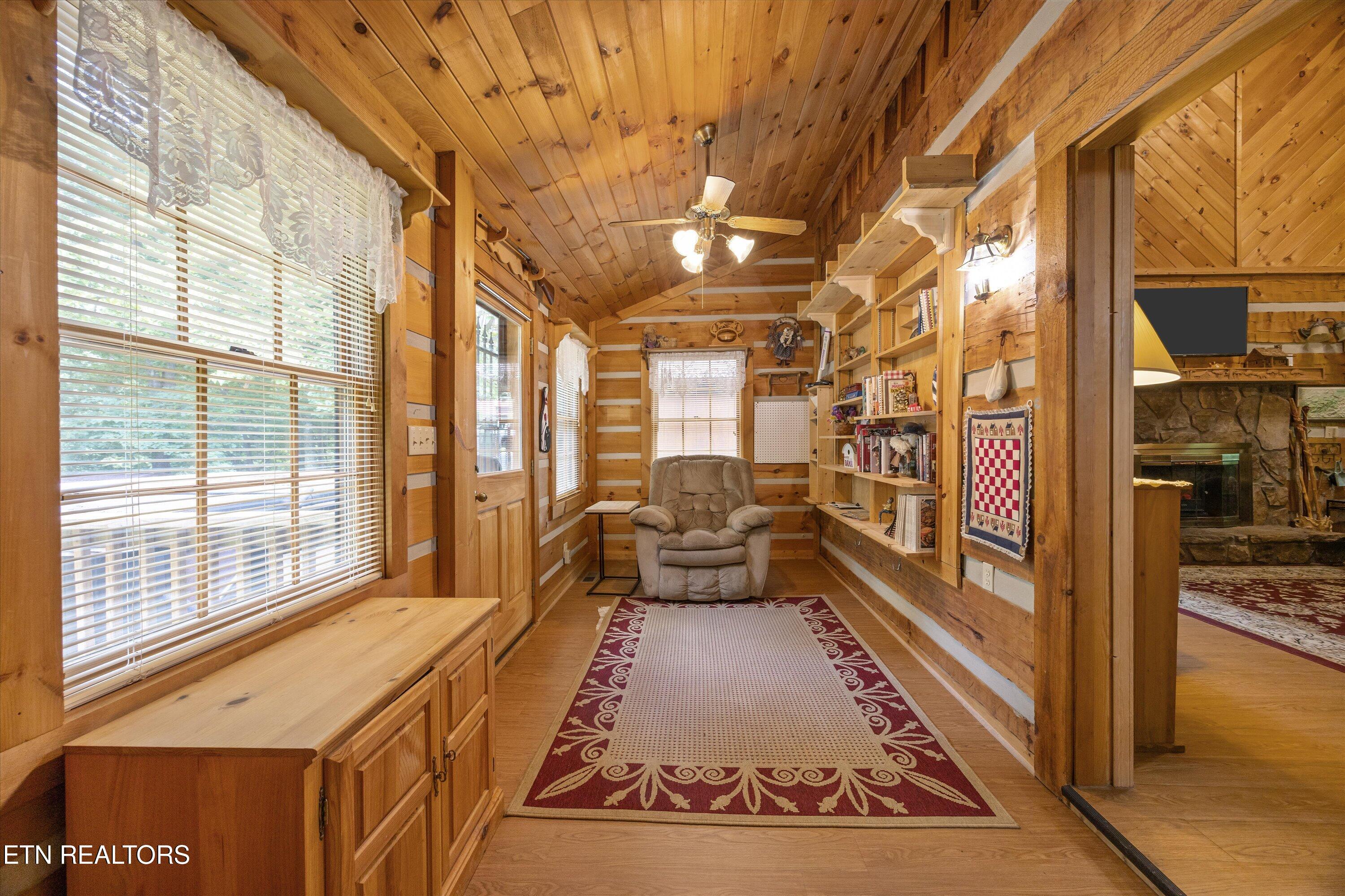 2992 Covemont Road Sevierville, TN 37862 - Photo 20 of 30 Sunroom