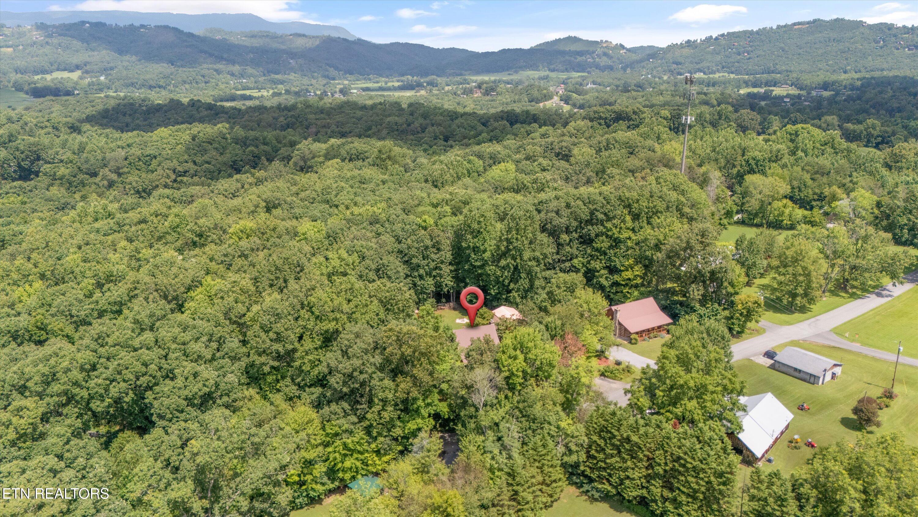 2992 Covemont Road Sevierville, TN 37862 - Photo 28 of 30 Mountain Living
