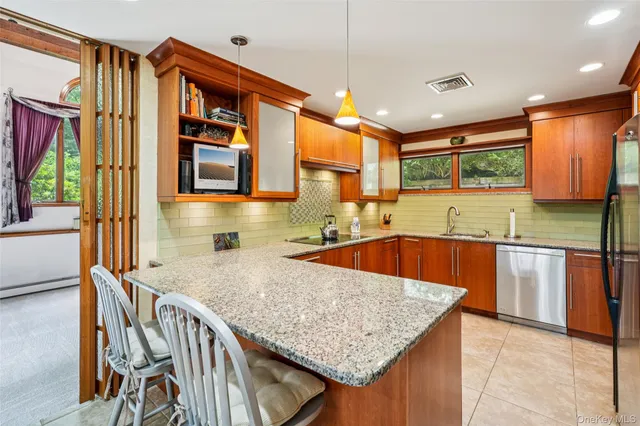 $1,295,000 | 1 Lookout Road, Tuxedo Park, NY 10987